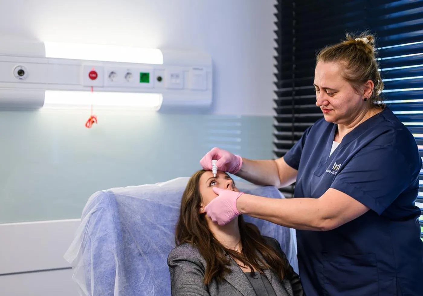 Soluție și suport pentru lentile de contact — Dr. Mrini Eye Hospital