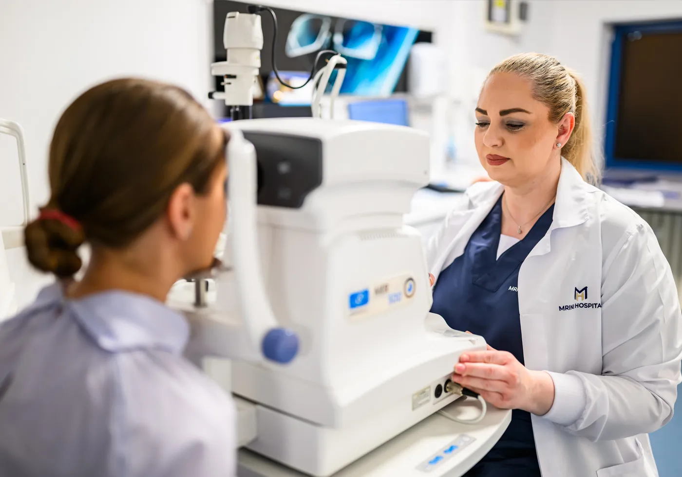 Examen oftalmologic pentru hemoragie subconjunctivală — Mrini Eye Hospital